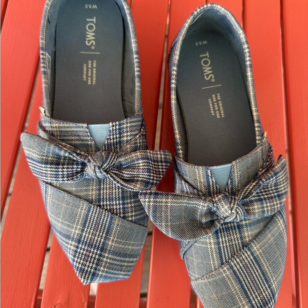 TOMS Women's Alpargata Blue Plaid Bow Tie Flats (EUC)